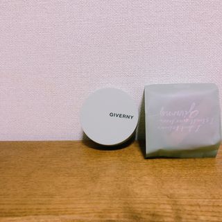 지베르니 밀착 커버 파운데이션 30ml + 밀착 커버 쿠션 본 제품 — 5점을 준 리뷰어가 2023년 9월 올린 사용 사진