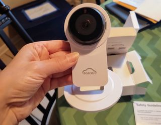 온습도 모니터와 스마트 리모컨이 탑재된 EGLOO cam S4 1080P Wi-Fi 스마트 카메라 — 3점을 준 리뷰어가 2021년 5월 올린 사용 사진