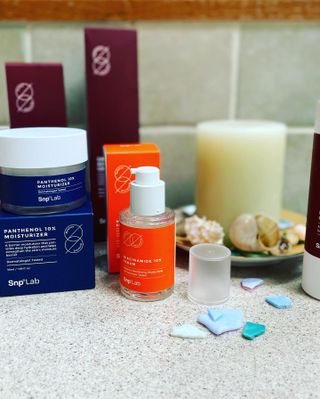 SNP LAB 살리실산 클렌저 + PHA 5 토너 + 나이아신아마이드 10 세럼 + 판테놀 10 모이스처라이저 — 5점을 준 리뷰어가 2021년 10월 올린 사용 사진