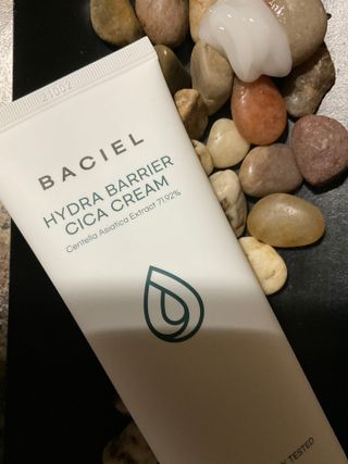 바시엘 BACIEL 바시엘 하이드라 베리어 시카 크림 — 5점을 준 리뷰어가 2021년 8월 올린 사용 사진
