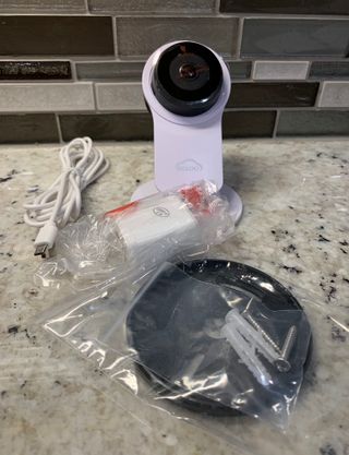 온습도 모니터와 스마트 리모컨이 탑재된 EGLOO cam S4 1080P Wi-Fi 스마트 카메라 — 3.5점을 준 리뷰어가 2021년 6월 올린 사용 사진