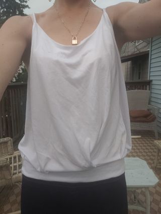 noflik 민소매 스트랩 블라우스-Dressy Tops Summer Spaghetti Strap Tank Tops — 5점을 준 리뷰어가 2021년 7월 올린 사용 사진