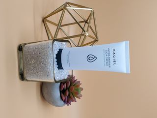 바시엘 BACIEL 바시엘 하이드라 베리어 시카 크림 — 5점을 준 리뷰어가 2021년 4월 올린 사용 사진
