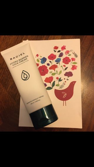 바시엘 BACIEL 바시엘 하이드라 베리어 시카 크림 — 5점을 준 리뷰어가 2021년 4월 올린 사용 사진