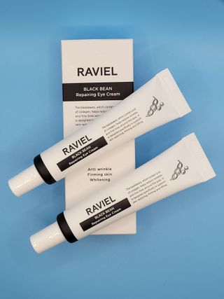 라비엘 블랙빈 리페어링 아이크림 1+1세트 다크서클, 붓기, 아이백, 주름 — 5점을 준 리뷰어가 2022년 8월 올린 사용 사진
