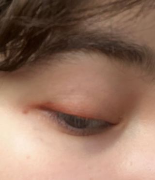 씨스터앤 시스터앤 더블이펙트 워터프루프 아이펜슬_미국 — 5점을 준 리뷰어가 2022년 1월 올린 사용 사진