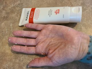 라비엘 모든 피부를 위한 RAVIEL 애플 마일드 필링 젤, 4.1 fl oz, 깊고 부드러운 각질 제거 — 5점을 준 리뷰어가 2022년 9월 올린 사용 사진