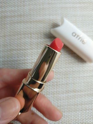 ATHE AUTHENTIC AIRY LIP BALM / 비건립밤 / 어센틱립밤 / 에어리립밤 (수정 요청) — 5점을 준 리뷰어가 2022년 7월 올린 사용 사진