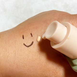 지베르니 밀착 커버 파운데이션 30ml + 밀착 커버 쿠션 본 제품 — 4점을 준 리뷰어가 2023년 9월 올린 사용 사진