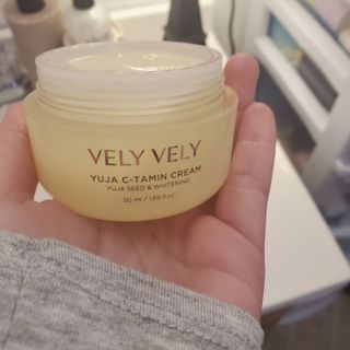 VELY VELY Yuja C-tamin Cream — 5점을 준 리뷰어가 2021년 4월 올린 사용 사진