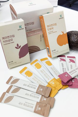 [쿠누트라] K・ENZYME 아연 카카오/3gx30 파우더 스틱 — 5점을 준 리뷰어가 2022년 7월 올린 사용 사진
