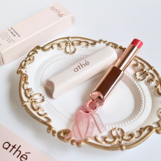 ATHE AUTHENTIC AIRY LIP BALM / 비건립밤 / 어센틱립밤 / 에어리립밤 (수정 요청) — 5점을 준 리뷰어가 2022년 8월 올린 사용 사진