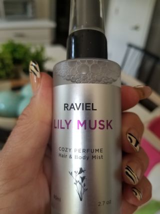 라비엘 RAVIEL 코지 퍼퓸 헤어 &amp; 바디 미스트 스프레이 2.7 fl oz(80ml), 릴리 머스크/튜브 로즈 — 5점을 준 리뷰어가 2022년 8월 올린 사용 사진