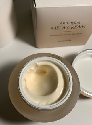 Jutanhak 안티에이징 멜라 크림 50ml / 1.69oz 잡티 &amp; 다크 스팟 케어 하이드레이팅 크림 — 5점을 준 리뷰어가 2022년 11월 올린 사용 사진