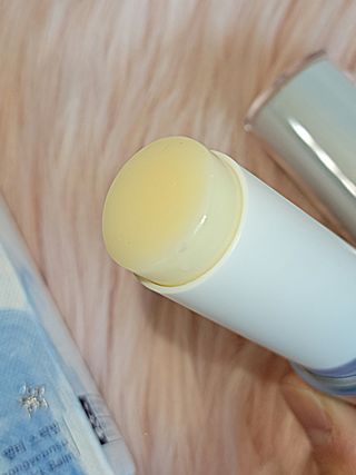 산심 명연수 멀티 스틱 밤 0.38oz 수분 스틱 집중 주름 케어 — 5점을 준 리뷰어가 2023년 4월 올린 사용 사진