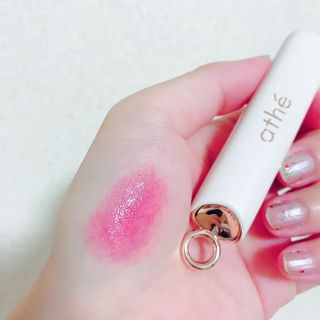 ATHE AUTHENTIC AIRY LIP BALM / 비건립밤 / 어센틱립밤 / 에어리립밤 (수정 요청) — 4점을 준 리뷰어가 2022년 8월 올린 사용 사진
