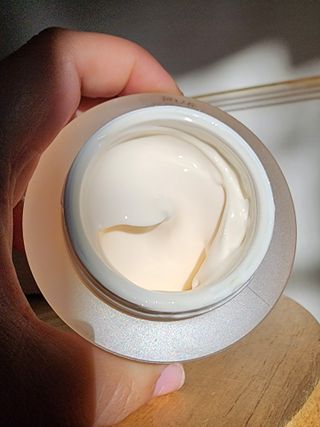 Jutanhak 안티에이징 멜라 크림 50ml / 1.69oz 잡티 &amp; 다크 스팟 케어 하이드레이팅 크림 — 5점을 준 리뷰어가 2022년 11월 올린 사용 사진