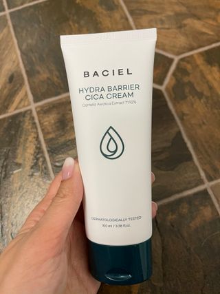 바시엘 BACIEL 바시엘 하이드라 베리어 시카 크림 — 5점을 준 리뷰어가 2021년 5월 올린 사용 사진