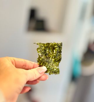 SUNG GYUNG Olive & Green Tea Seaweed Snack Pack of 16 — 5점을 준 리뷰어가 2024년 1월 올린 사용 사진
