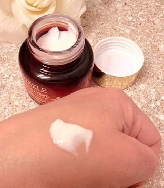 [The Skin House] Wrinkle Supreme Cream — 3점을 준 리뷰어가 2022년 12월 올린 사용 사진