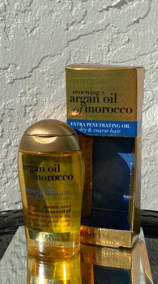 0.8L OGX 엑스트라 스트렝스 리뉴잉 + 아르간 오일 오브 모로코 페트레이팅 헤어 오일 트리트먼트 — 5점을 준 리뷰어가 2022년 3월 올린 사용 사진