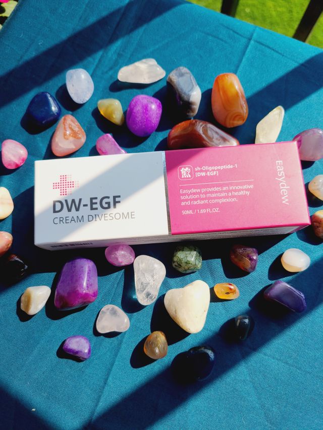 이지듀 DW-EGF 크림 다이브썸 1.69 Fl.Oz 리뷰 사진