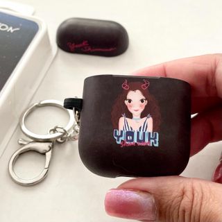 육심원 큐트 에어 팟 케이스 하드 커버 홀더 방수 파스텔 디자인 — 5점을 준 리뷰어가 2021년 7월 올린 사용 사진