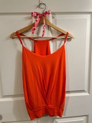 noflik 민소매 스트랩 블라우스-Dressy Tops Summer Spaghetti Strap Tank Tops — 5점을 준 리뷰어가 2021년 8월 올린 사용 사진