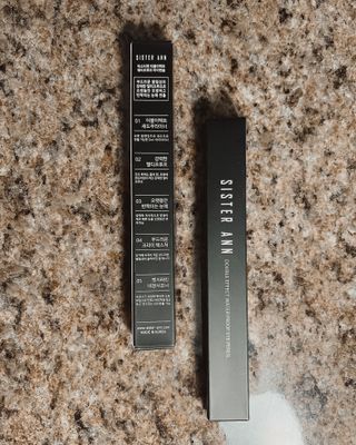 씨스터앤 시스터앤 더블이펙트 워터프루프 아이펜슬_미국 — 5점을 준 리뷰어가 2022년 4월 올린 사용 사진