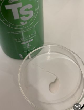 ゴールドプラスセット(シャンプー500g x 1ea/トリートメント500ml X 1ea) — 4점을 준 리뷰어가 2023년 4월 올린 사용 사진