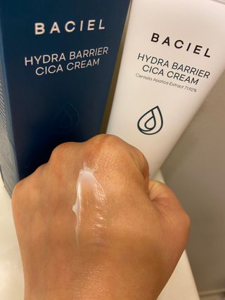 바시엘 BACIEL 바시엘 하이드라 베리어 시카 크림 — 5점을 준 리뷰어가 2021년 4월 올린 사용 사진