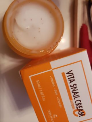 [THE SKIN HOUSE] Vita Snail Cream — 5점을 준 리뷰어가 2022년 4월 올린 사용 사진