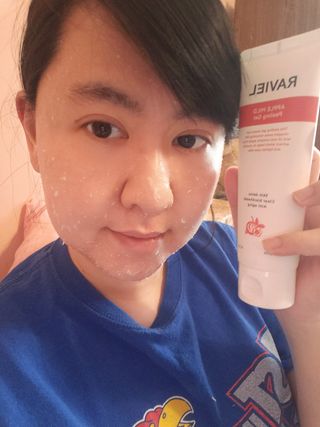 라비엘 모든 피부를 위한 RAVIEL 애플 마일드 필링 젤, 4.1 fl oz, 깊고 부드러운 각질 제거 — 3점을 준 리뷰어가 2022년 8월 올린 사용 사진