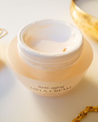 Jutanhak 안티에이징 멜라 크림 50ml / 1.69oz 잡티 &amp; 다크 스팟 케어 하이드레이팅 크림 — 5점을 준 리뷰어가 2022년 11월 올린 사용 사진