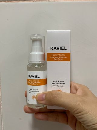 라비엘 멀티 비타민 다크 스팟 &amp; 블레미쉬 케어 페이스 세럼 모든 피부용 1.7 fl oz — 3.5점을 준 리뷰어가 2023년 4월 올린 사용 사진