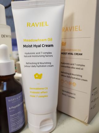 라비엘 RAVIEL Meadowfoam 씨 오일 모이스처라이징 데일리 히알 크림 3.4 fl oz, DermaBiome CX, 7 히알루론산 — 5점을 준 리뷰어가 2022년 9월 올린 사용 사진