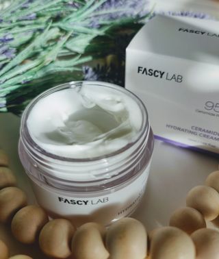 파시랩 USA_[FASCY LAB] 세라마이드 하이드레이팅 크림 — 3.5점을 준 리뷰어가 2021년 10월 올린 사용 사진