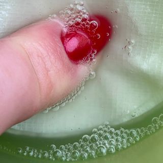 네오젠 더마로지 레몬 브라이트, 와인 리프트, 그린티 모이스트 PHA 거즈 필링 — 5점을 준 리뷰어가 2021년 12월 올린 사용 사진