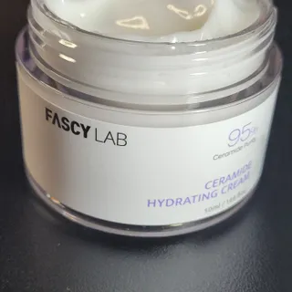 파시랩 USA_[FASCY LAB] 세라마이드 하이드레이팅 크림 — 3.5점을 준 리뷰어가 2022년 1월 올린 사용 사진