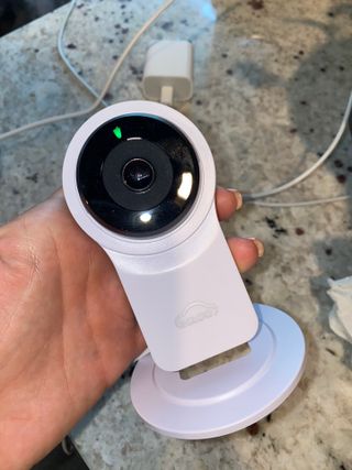 온습도 모니터와 스마트 리모컨이 탑재된 EGLOO cam S4 1080P Wi-Fi 스마트 카메라 — 2점을 준 리뷰어가 2021년 5월 올린 사용 사진