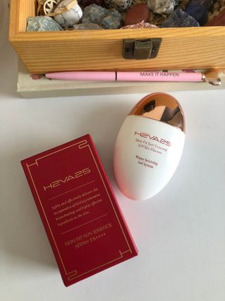 H2VA25 Skin Fit Sun Essence SPF50+ PA++++ 50ml / 1.69 FL.oz Moisturizing Sunblock Sunscreen K-Beauty — 3.5점을 준 리뷰어가 2024년 10월 올린 사용 사진