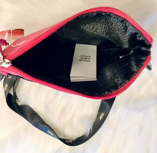 YOUKSHIMWON Wristlet Wallet for Women Smart Phone Strap Clutch — 5점을 준 리뷰어가 2021년 8월 올린 사용 사진