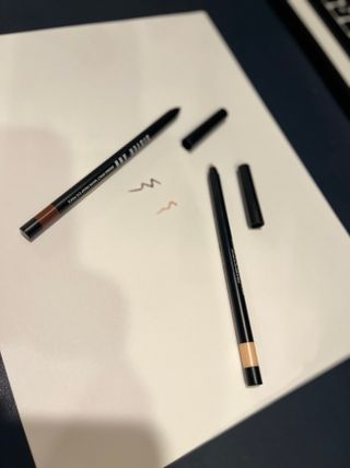 씨스터앤 시스터앤 더블이펙트 워터프루프 아이펜슬_미국 — 5점을 준 리뷰어가 2022년 1월 올린 사용 사진