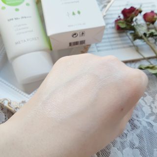 메타포레 12PM  카밍 선스크린 — 5점을 준 리뷰어가 2021년 7월 올린 사용 사진