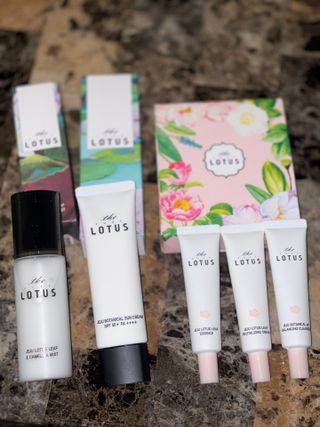 더 퓨어 로터스 제주 식물 선크림 / 제주 연잎 &amp; 동백 미스트 / 순수한 연꽃 어메니티 세트 — 5점을 준 리뷰어가 2022년 12월 올린 사용 사진