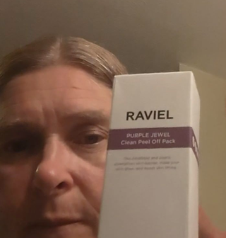 라비엘 RAVIEL 퍼플 쥬얼 클린 필 오프 팩, 마일드 블랙헤드 리무버, 4.1 fl oz(120ml) — 5점을 준 리뷰어가 2022년 9월 올린 사용 사진