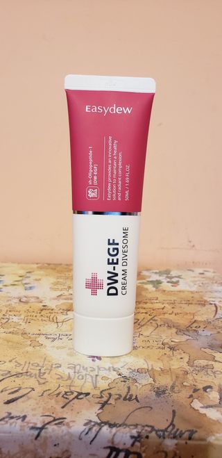 이지듀 DW-EGF 크림 다이브썸 1.69 Fl.Oz — 5점을 준 리뷰어가 2021년 8월 올린 사용 사진