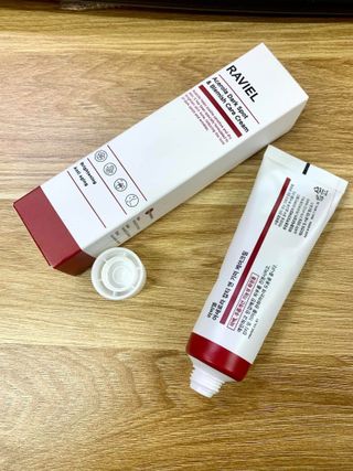 라비엘 아세로라 &amp; 스네일 뮤신 다크 스팟 케어 크림 1.7 fl oz (50ml), 스네일 뮤신 &amp; 히알루론산 — 5점을 준 리뷰어가 2023년 4월 올린 사용 사진
