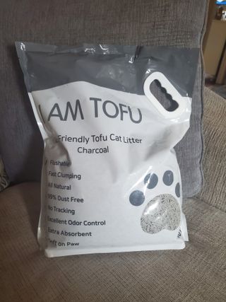 카미스쥬 KAMY 's ZOO I AM TOFU 프리미엄 천연 두부 고양이 쓰레기 숯 10LB — 5점을 준 리뷰어가 2021년 3월 올린 사용 사진