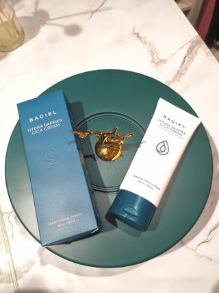 바시엘 BACIEL 바시엘 하이드라 베리어 시카 크림 — 4점을 준 리뷰어가 2021년 8월 올린 사용 사진